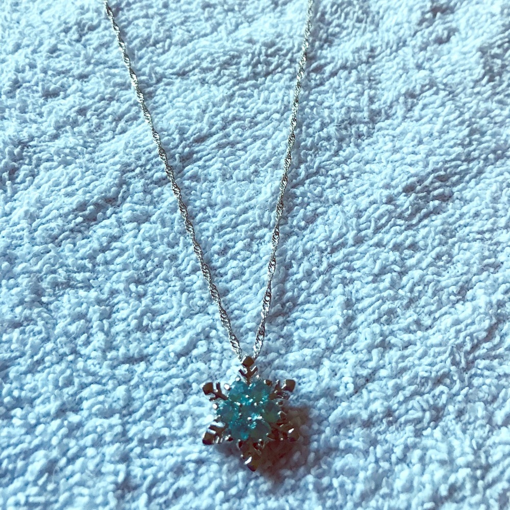 Snow ❄️ Flake Pendant Necklace